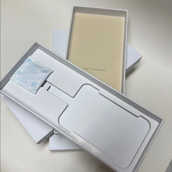 3 NEW RIMOWA White Box - Picture 7 of 8